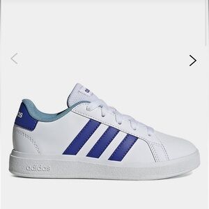 NWT Adidas Kids Grandcourt 2.0 Sneakers Size 4